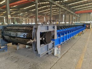 Coal mine feeder equipment handling run-of-mine coal